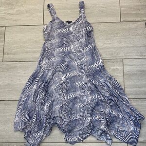 New CARINE Sz XL Blue and White Swirl Dress